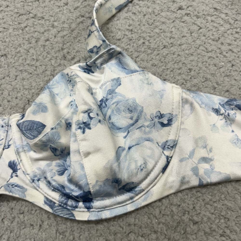 Victoria's Secret Bikini Top 34DD Blue White Floral Underwire Swim Bra